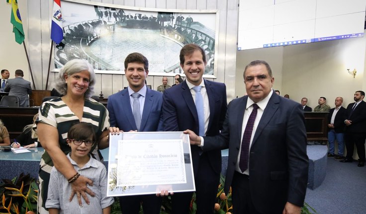 Ex-governador de Pernambuco, Eduardo Campos é homenageado pelo Parlamento alagoano