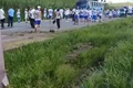 Ônibus com torcedores do Bahia tomba a caminho do jogo contra o Sport, ﻿na BR-101 em Pernambuco