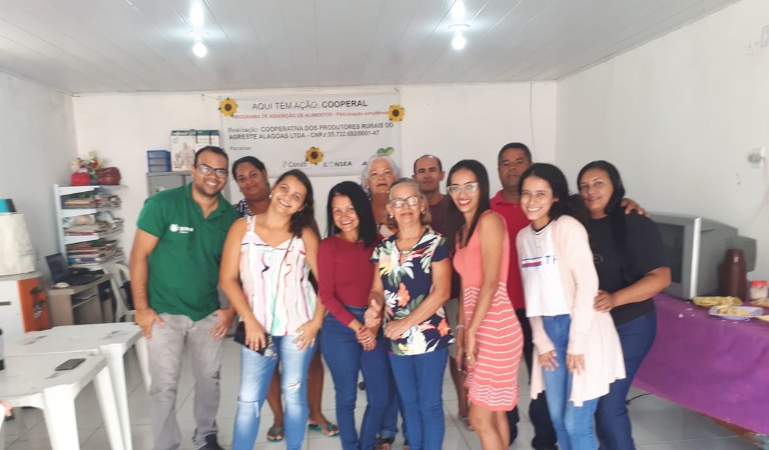 Moradores do bairro Senador Arnon de Melo finalizam curso básico de Inclusão Digital