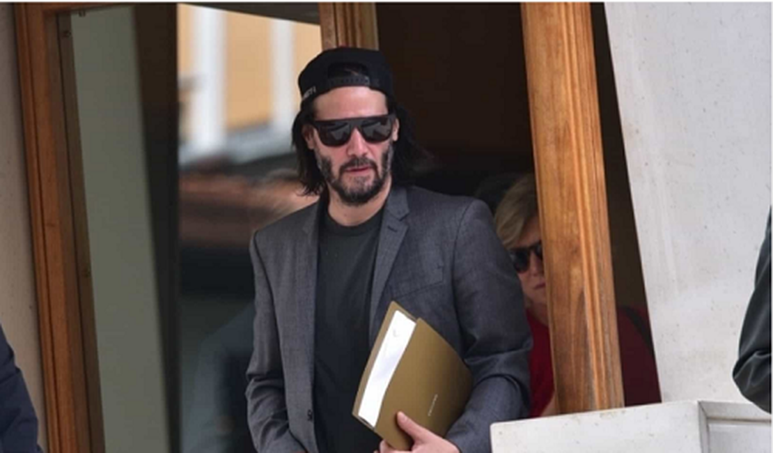 No Brasil, ator Keanu Reeves se reúne com prefeito de SP