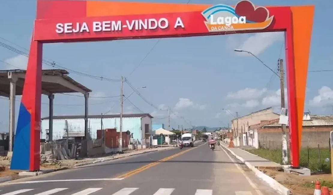 Polícia flagra criança de 11 anos pilotando moto pelas ruas de Lagoa da Canoa