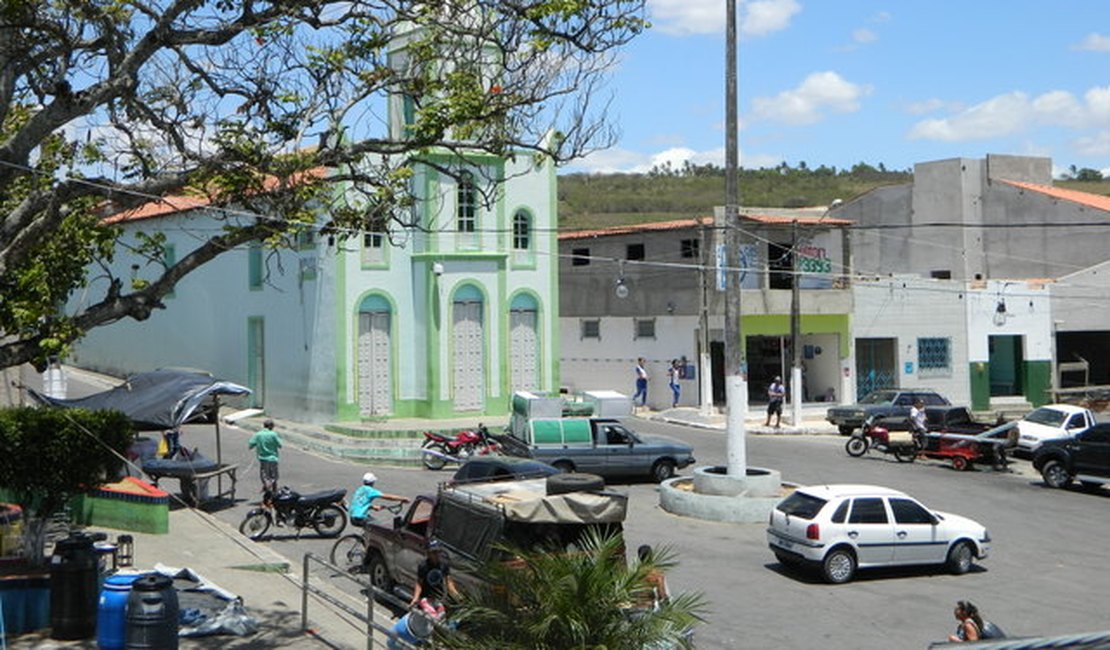 Homens armados roubam motocicleta na zona rural de Feira Grande, AL