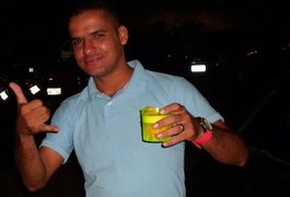 Jovem é assassinado em frente de churrascaria em Arapiraca