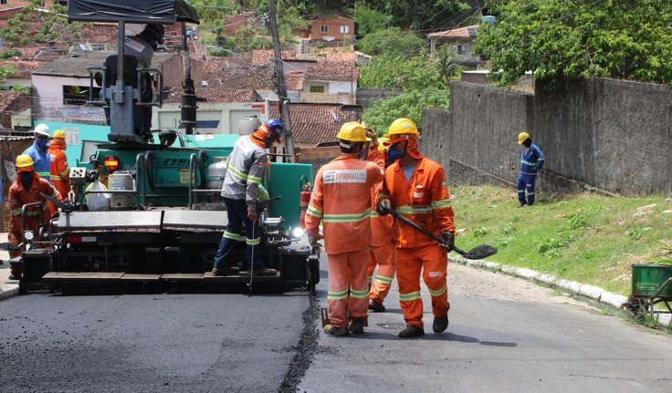 Prefeitura de Maceió avança com serviços de pavimentação asfáltica na Chã da Jaqueira