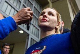 Deolane Bezerra sofre de síndrome do pânico na prisão, diz Ministério Público