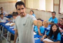Governo anuncia reajuste do auxílio-alimentação para servidores da educação retroativo a janeiro