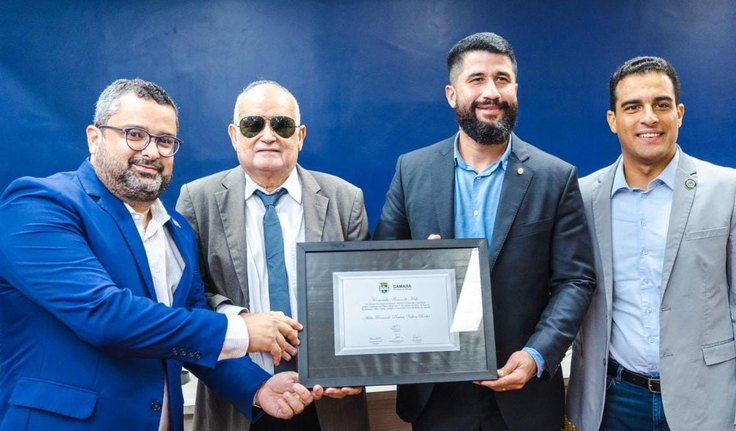 Jornalista Fernando Valões recebe ﻿comenda Arnon de Mello na ﻿Câmara Municipal de Maceió