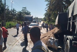 Vídeo mostra momento de acidente que deixou idosa morta e dezenas de feridos, em Coruripe; assista