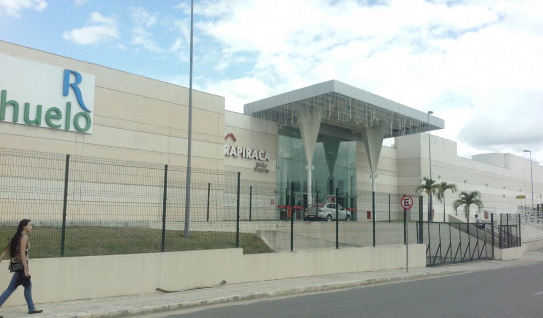 Consumidores reclamam de preços abusivos do estacionamento do Arapiraca Garden Shopping