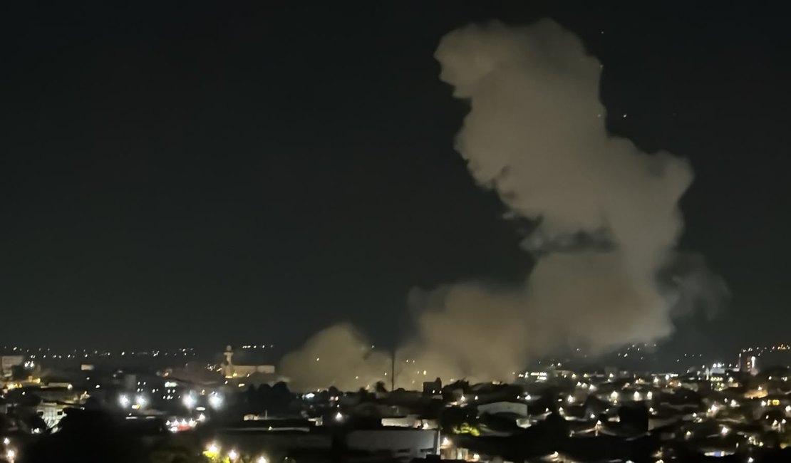 Grande explosão em depósito de fogos de artíficio assusta moradores de Arapiraca