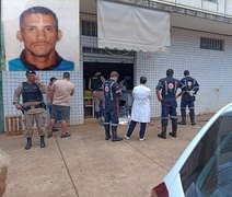 Homem é assassinado com golpes de faca e morre em frente a supermercado em MG