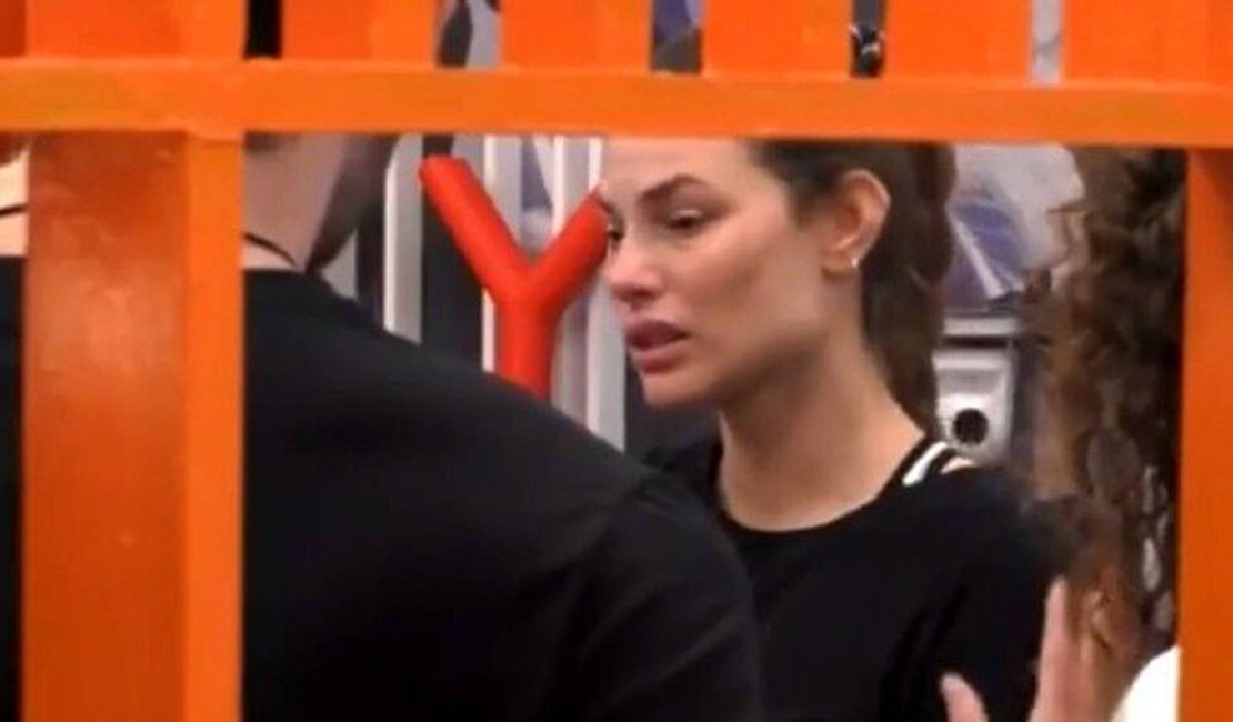 No 'Big Brother' da Itália, Dayane Mello chora após ser informada da morte do irmão