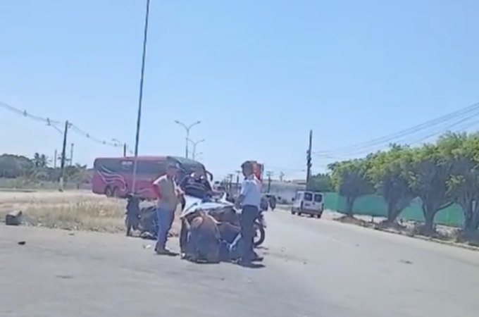 Colisão entre caminhonete e motocicleta deixa dois homens feridos na AL-220, em Arapiraca