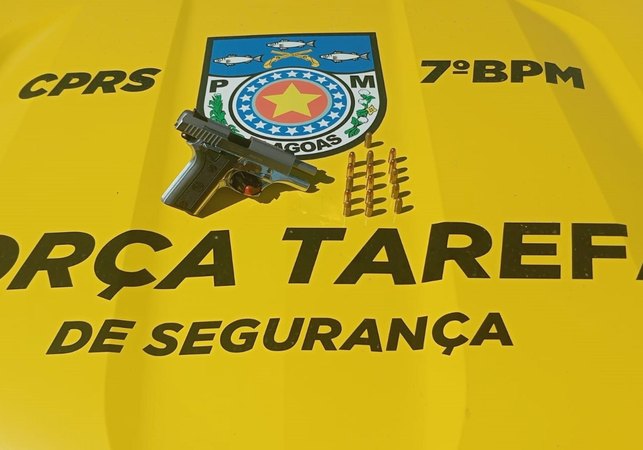Polícia Militar apreende duas armas de fogo e 336 porções de drogas em ações no Sertão