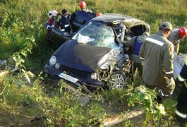 Motorista de vereadora arapiraquense morre em grave acidente na Rodovia AL-220