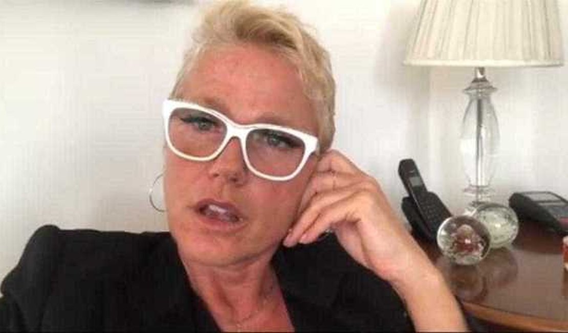 Xuxa vira noite em aeroporto após avião ser apreendido no Ceará