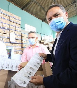 Estoque de Alagoas tem mais de 1 milhão de seringas e agulhas para vacinação contra Covid