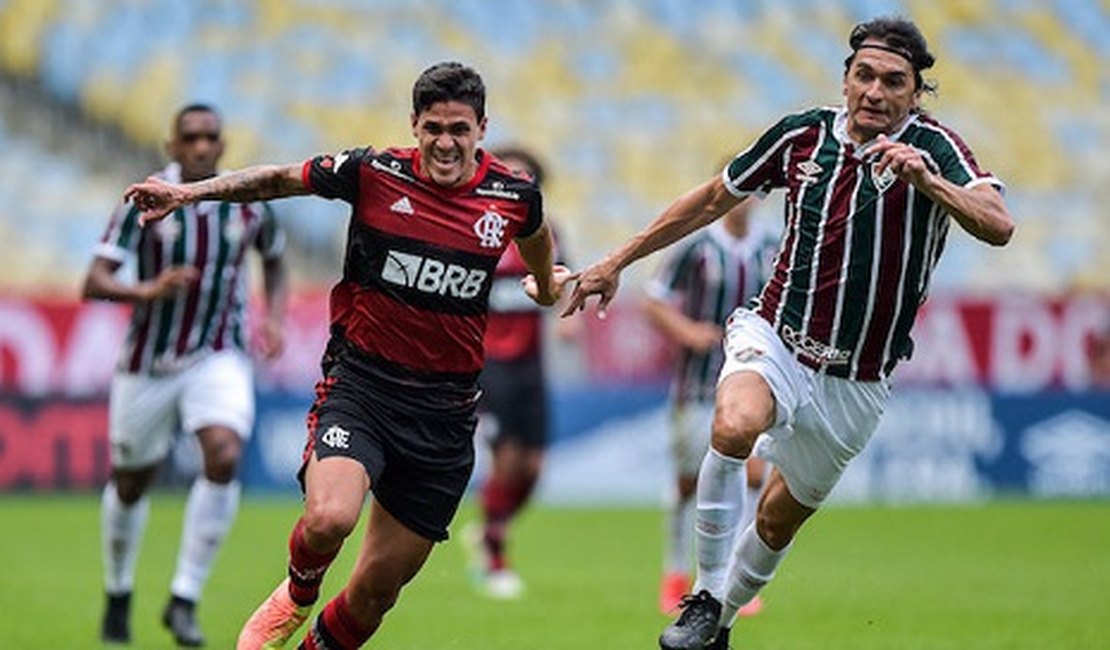 Flamengo vence Fluminense por 2 a 1 e sai em vantagem na final do Carioca