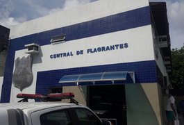 Guarda Municipal do interior é preso por utilizar revólver para constranger jovens em Maceió﻿