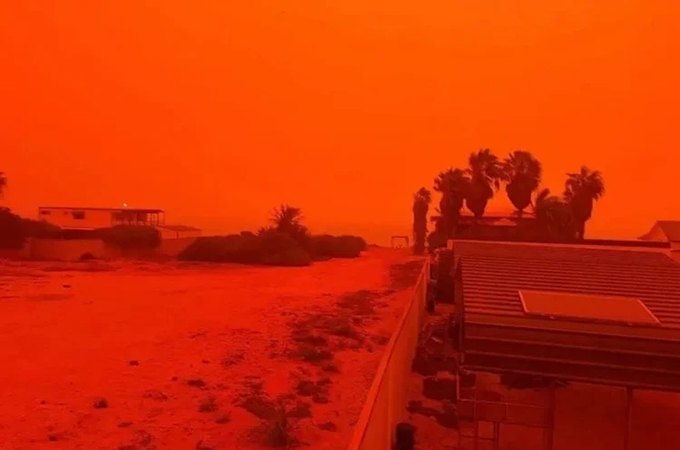 Chegada do ciclone Narelle deixa céu em 'tons de vermelho sangue' na Austrália
