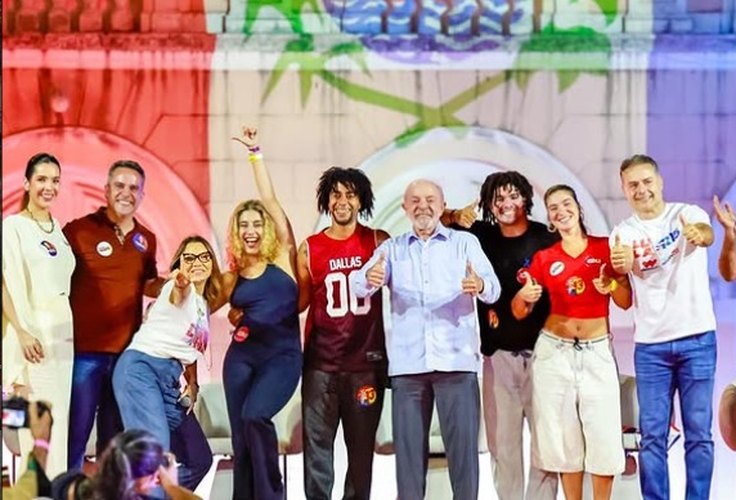 Em Maceió, Lula manda recado para JHC: Raposa não toma conta de galinheiro