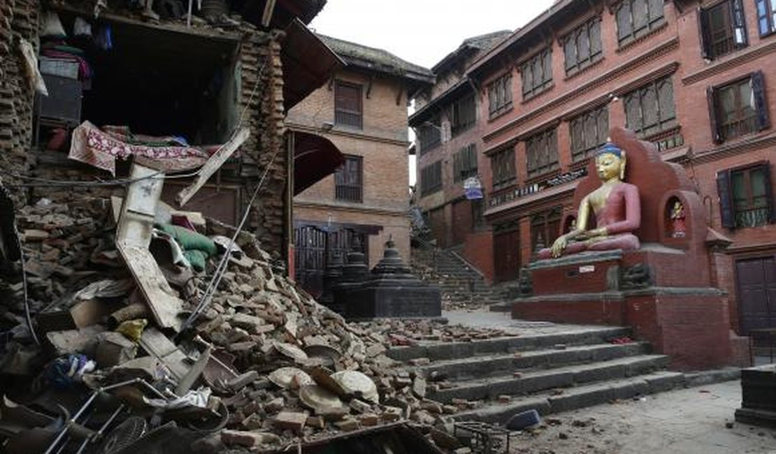Nepal: sobe para 7.557 número de mortos em terremoto