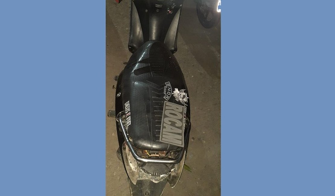 Durante abordagem de suspeitos, FT Rocam recupera ciclomotor furtado em Maceió no bairro Planalto