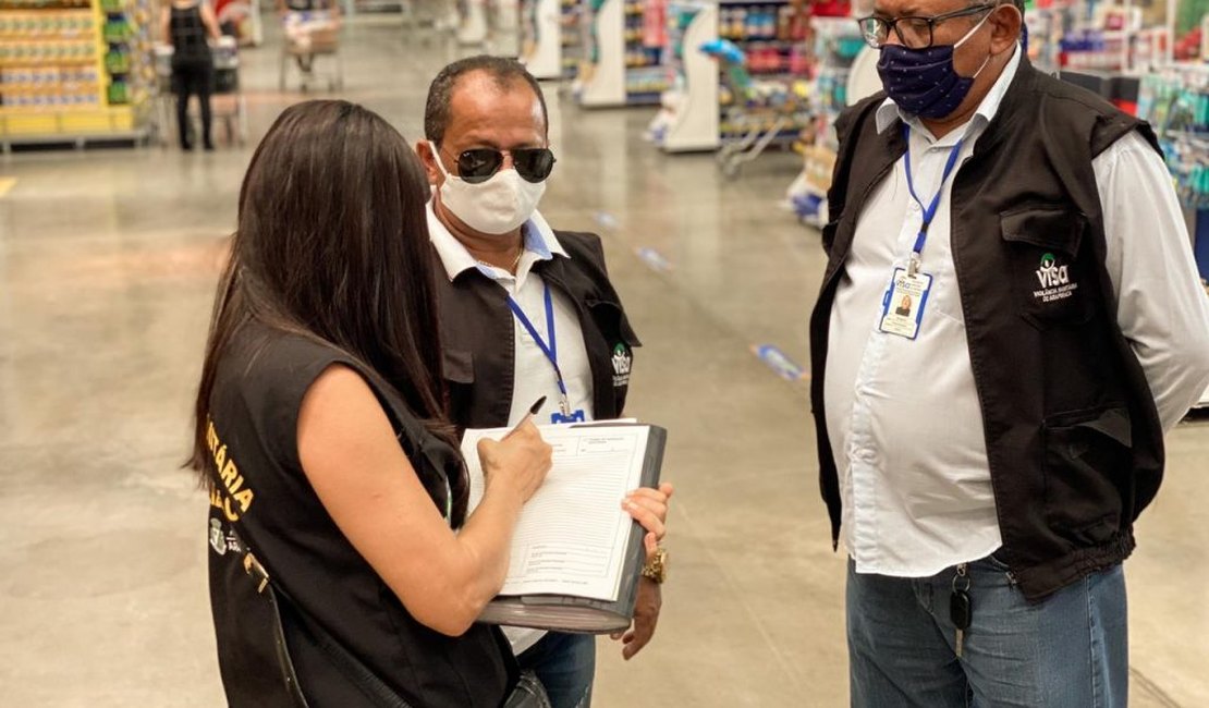 Vigilância Sanitária notifica estabelecimentos e cobra cumprimento de medidas contra a Covid