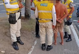 Homem bêbado desacata agentes e é preso na frente da filha de 4 anos, em Maceió