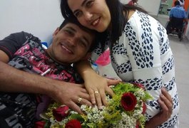 Casal celebra noivado dentro de hospital de Arapiraca