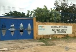 Alunos incendeiam criminosamente parte de escola em Maceió