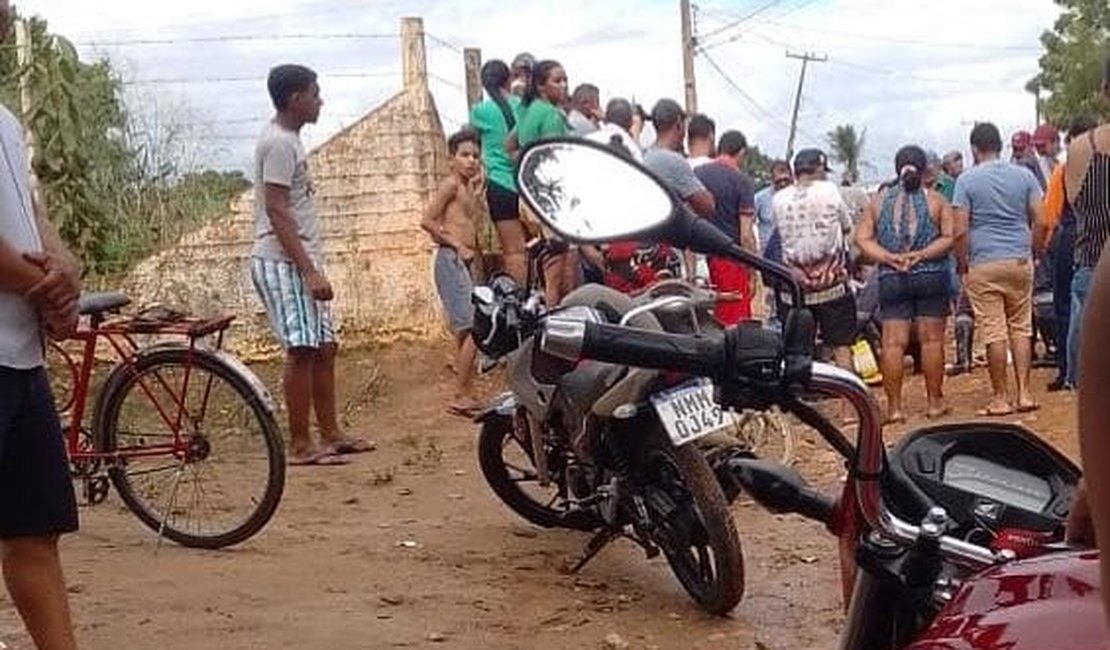 Motociclistas sofrem ferimentos graves em colisão frontal no Povoado Cangandu