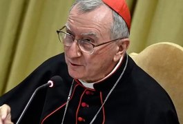 Vaticano nega que Pietro Parolin, um dos favoritos no conclave, esteja doente e anuncia ausência de mais 2 cardeais