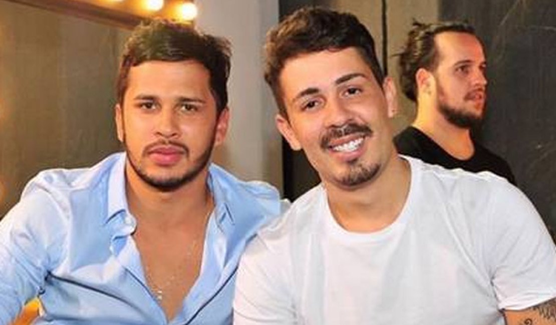 Criticado por recusar rótulo de casamento gay, Carlinhos Maia rebate internautas