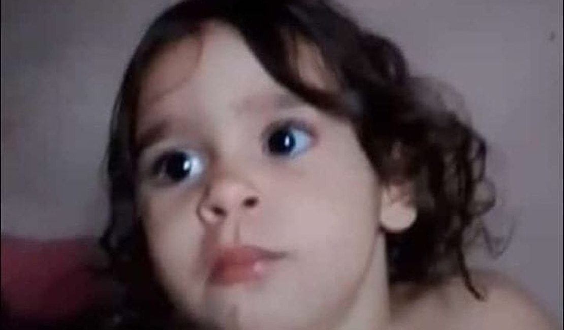 Menina de apenas 2 anos morre afogada em piscina de rancho, em Arapiraca