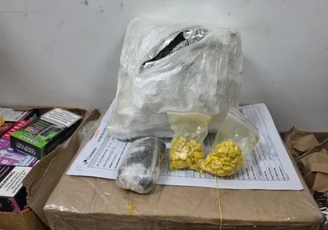Drogas são apreendidas em encomendas enviadas pelos Correios