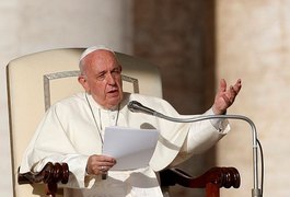 Papa Francisco diz que igreja está ‘200 anos’ atrasada e pede reformas