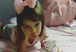 Menina que morreu após agressões do pai e a madrasta foi ferida com 'instrumento contundente', aponta Polícia Científica