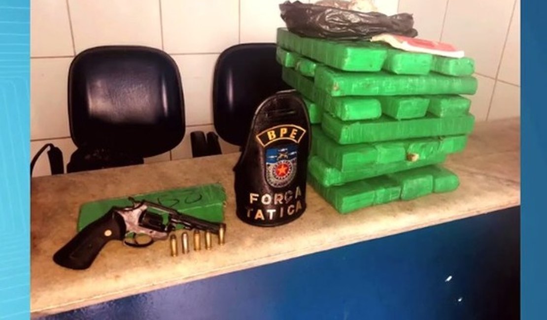 Jovem é preso com quase 20 kg de maconha e uma arma, em Maceió