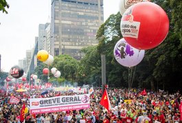 Centrais convocam greve com críticas às reformas da Previdência e trabalhista