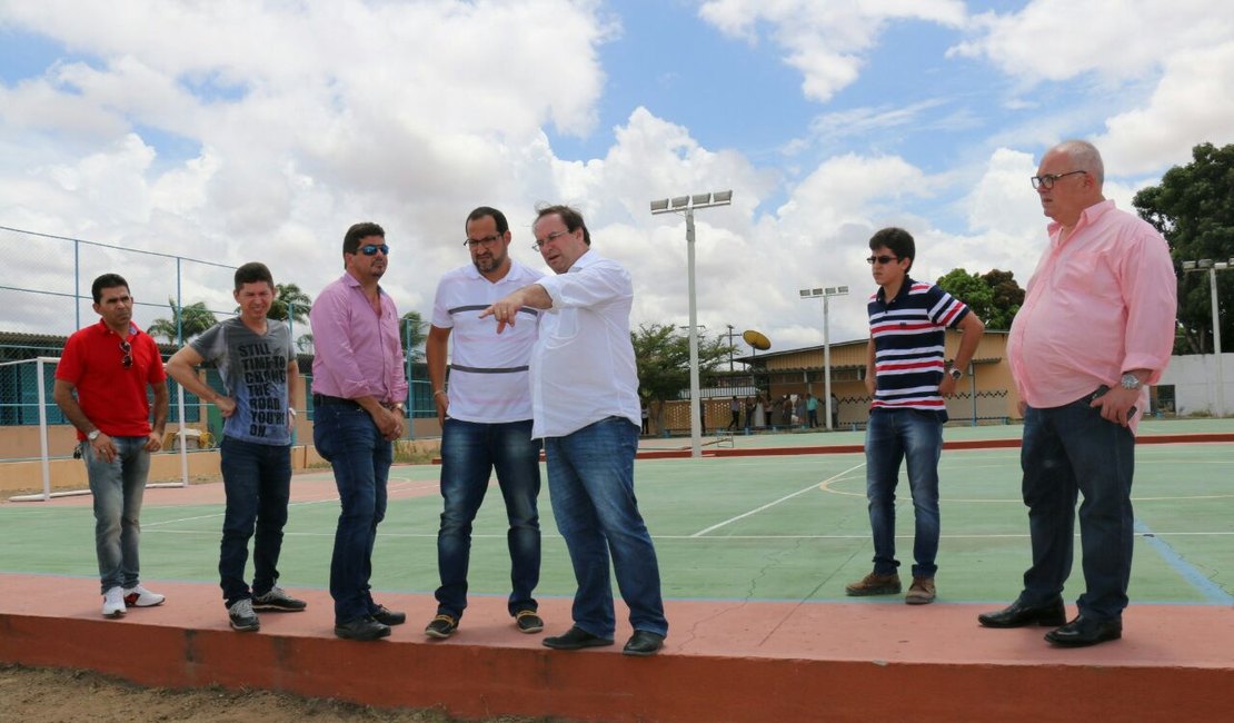 Luciano Barbosa anuncia construção de mais um ginásio de esportes em Arapiraca
