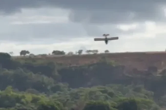 Ultraleve pilotado por prefeito de Barreiros (PE) faz pouso forçado