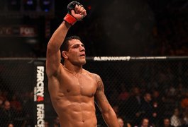 Rafael dos Anjos choca o mundo, bate Pettis e conquista cinturão dos leves