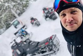 Ator Jeremy Renner teve mais 30 ossos quebrados em acidente com máquina de tirar neve