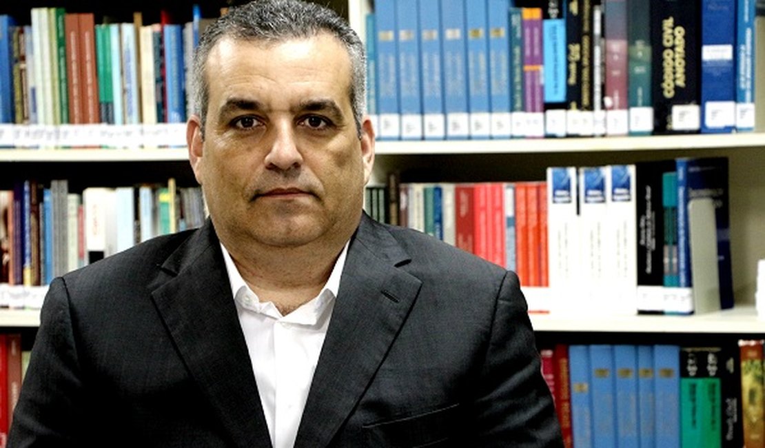 Novo procurador-geral de Justiça suspende diárias em viagens para fora de AL