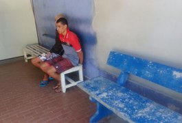 Dupla suspeita de assaltos é detida em flagrante dentro de van, em Arapiraca