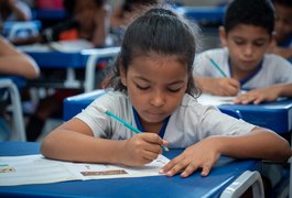 Alagoas reduz analfabetismo em quase 30% e bate recorde histórico com foco na infância e expansão da EJA