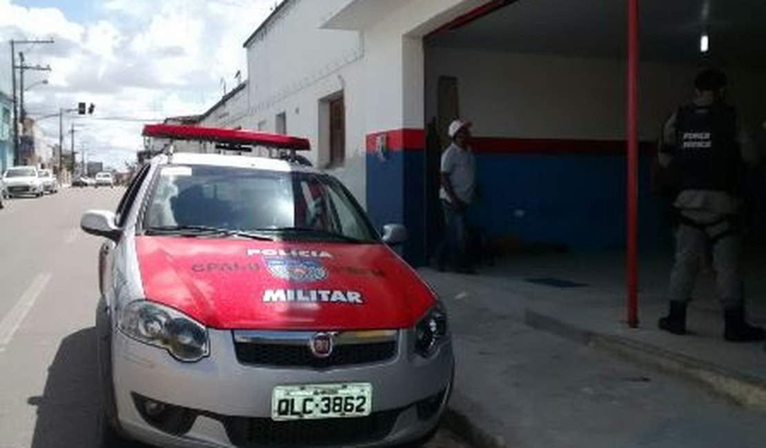 Jovens fazem arrastão em loja no Alto do Cruzeiro, em Arapiraca