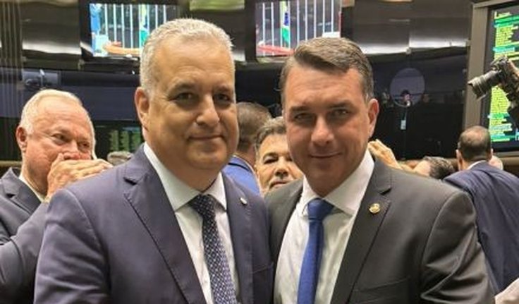 Possível nome para o Senado, Alfredo Gaspar aparece em lista de Flávio Bolsonaro como '﻿único que pedirá voto' em Alagoas