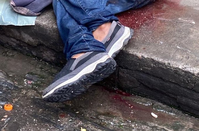 Homem sofre tentativa de homicídio em feira livre, em Penedo